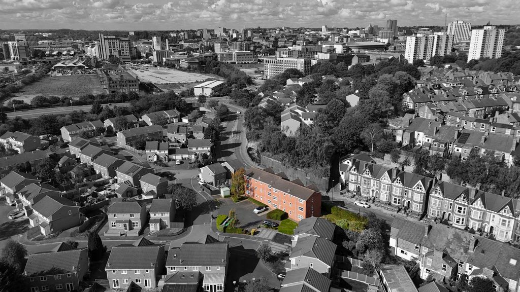 Property photo 2 of 12