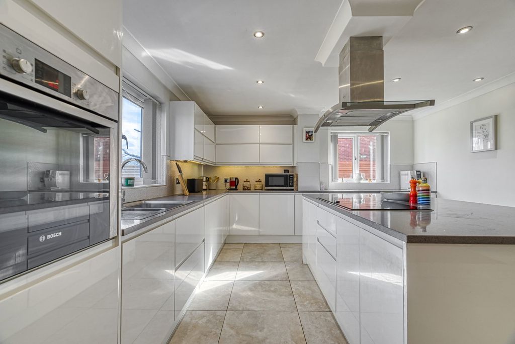 Additional image 4 of 5 bed detached house for saleMeadow Croft, Cross Lanes, Wrexham LL13