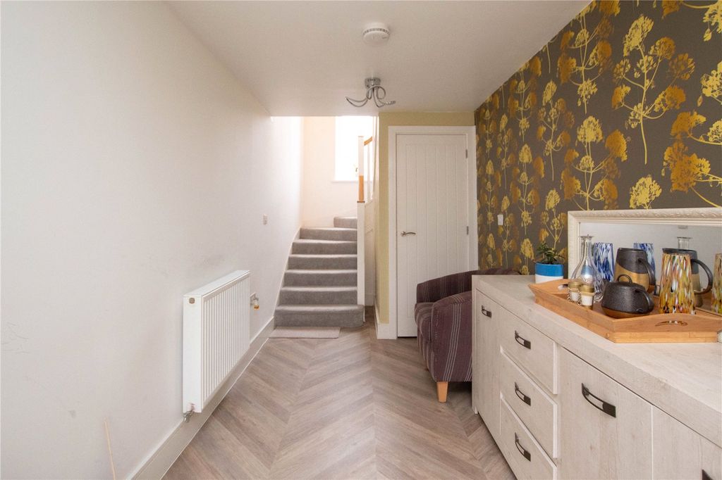 Property photo 2 of 13 Picture No. 17