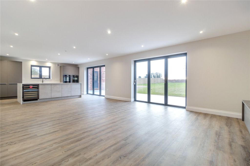 Property photo 3 of 30 Picture No. 33