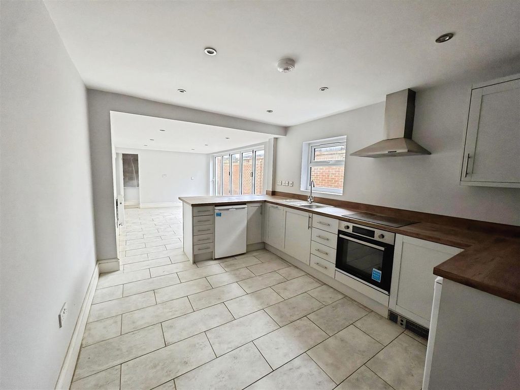 Property photo 2 of 13 Kitchen.Jpeg