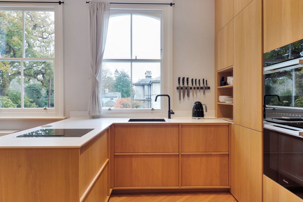 Property photo 3 of 9 Gallery