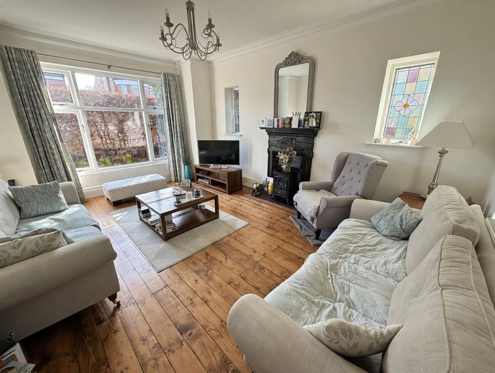 Property photo 2 of 19