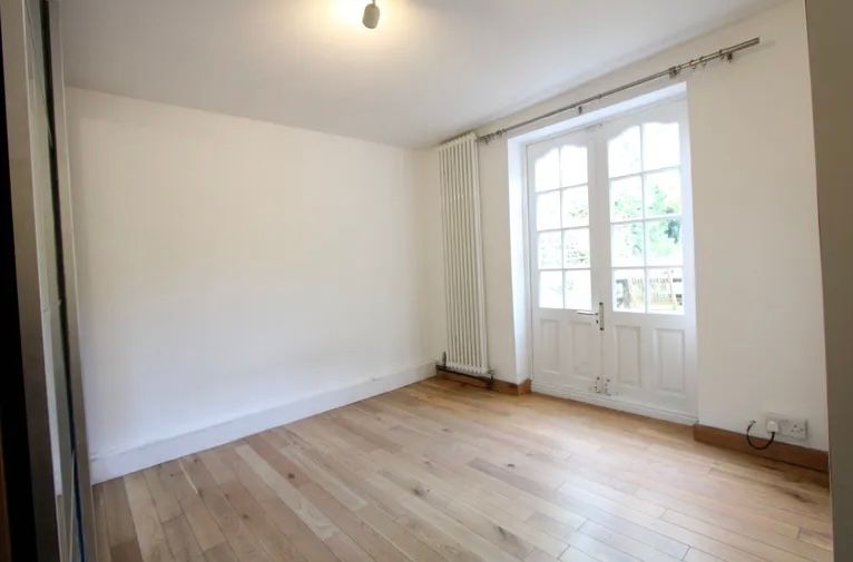 Property photo 3 of 6