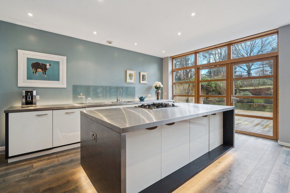 Property photo 3 of 19 Kitchen