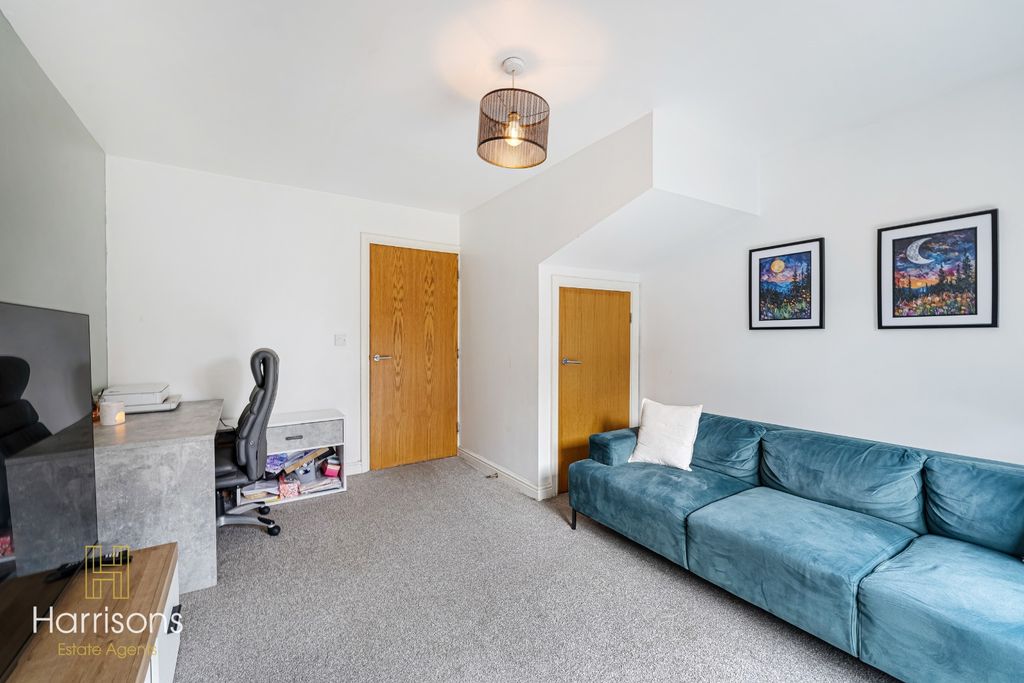 Property photo 2 of 26 5071135