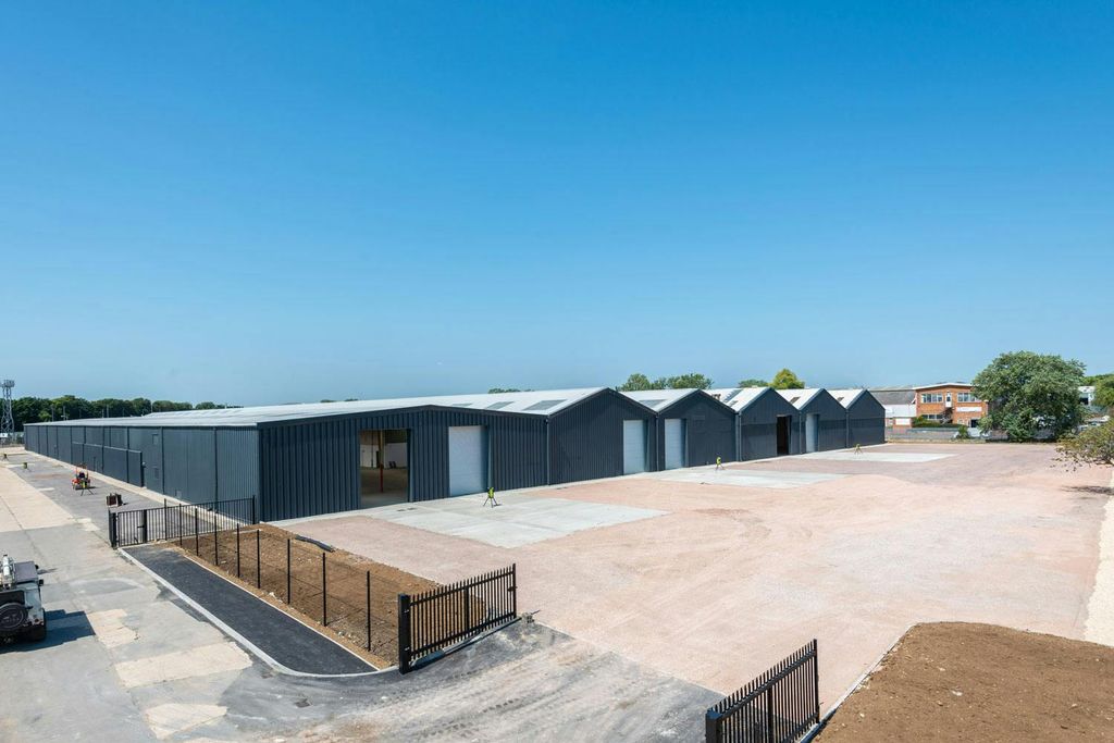 Property photo 3 of 4 Cheneymanor31072047.Jpg