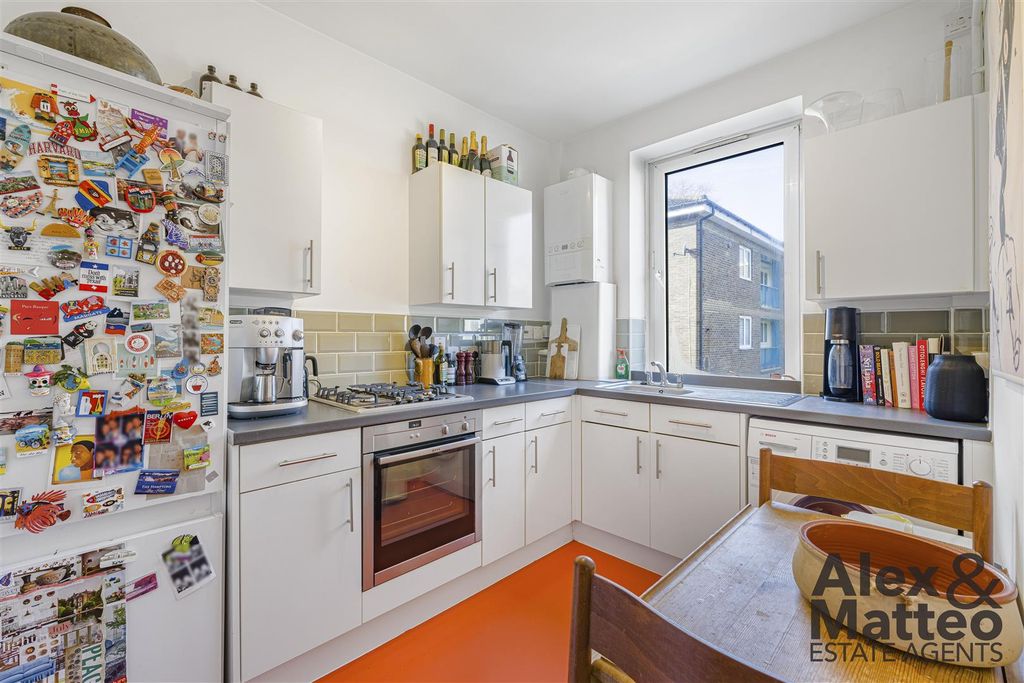 Property photo 3 of 21 Cranbourne House