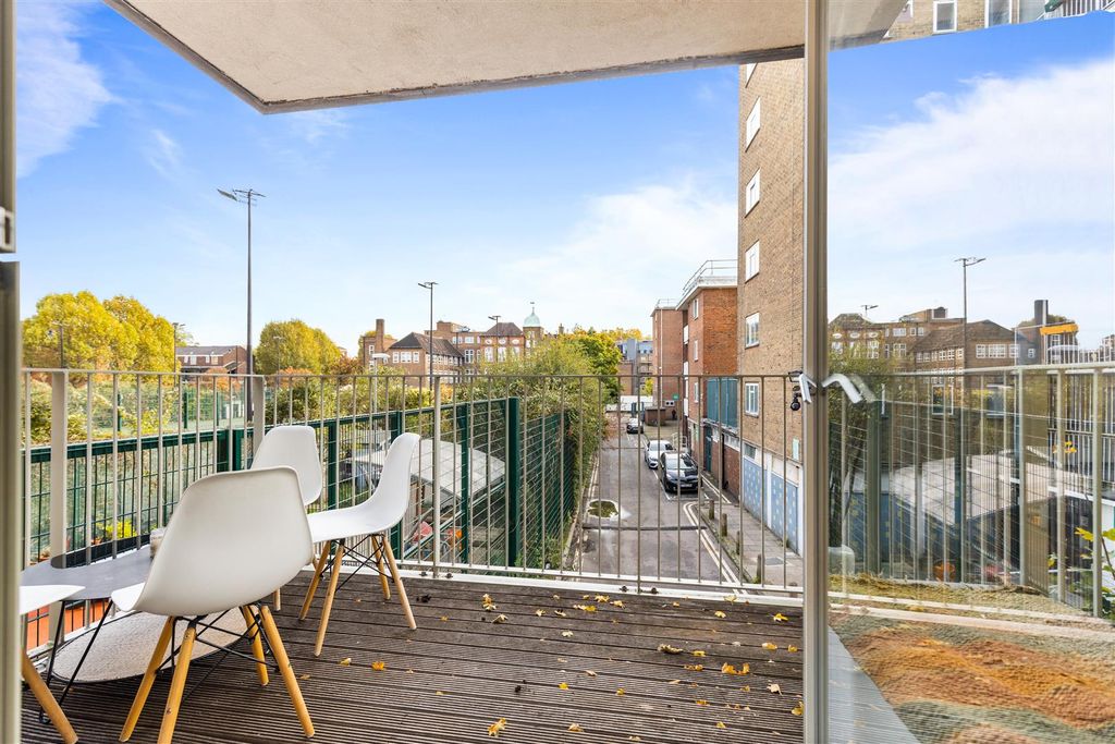 Property photo 3 of 10