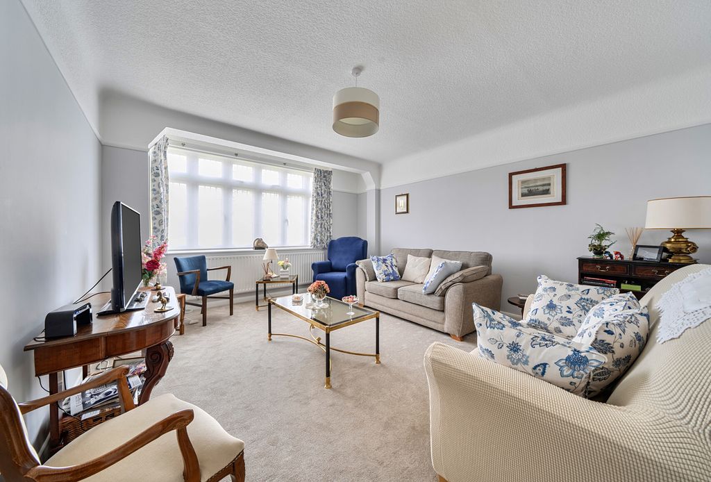 Property photo 3 of 16 1435024-20-69c3cc...