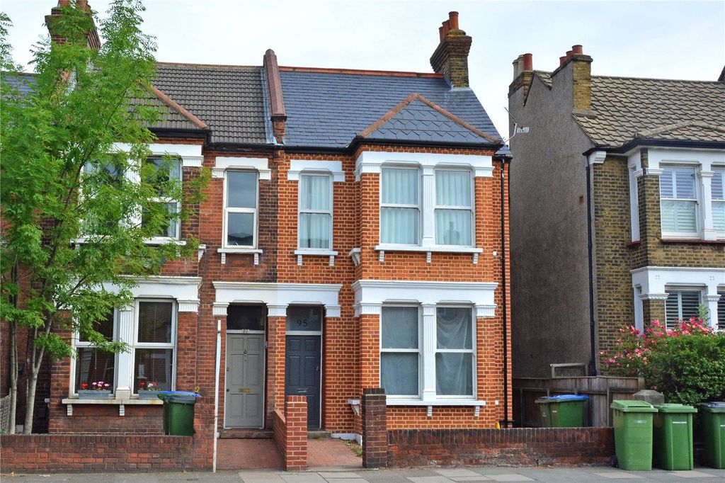 Property photo 2 of 6 Front