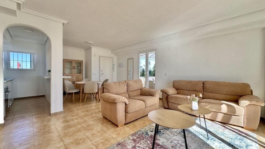 Property photo 2 of 33