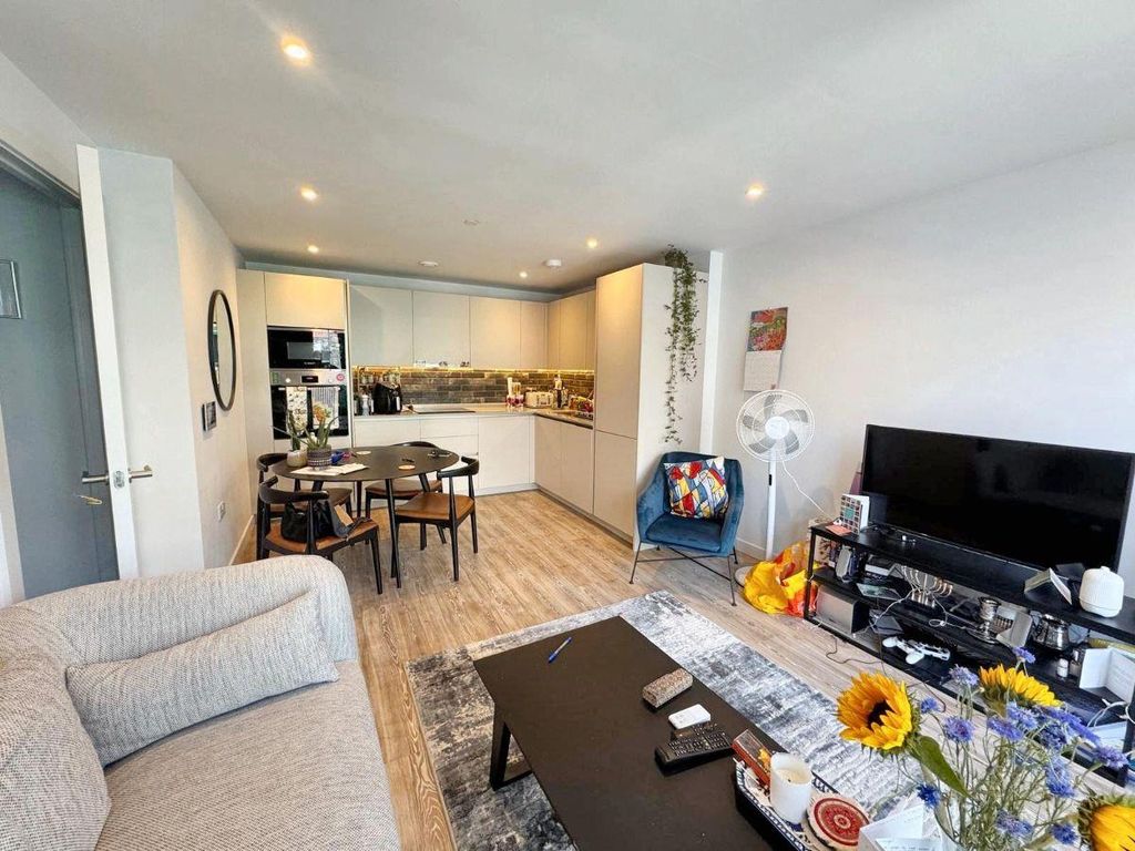 Property photo 3 of 17