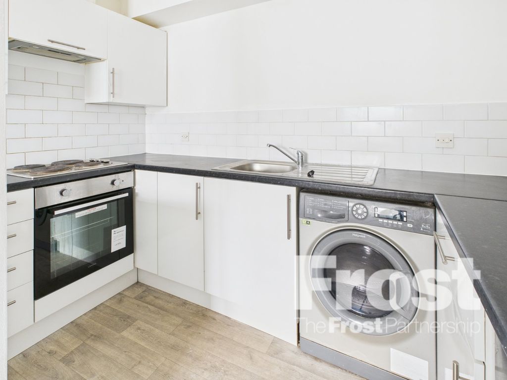 Property photo 3 of 6 Picture No. 06