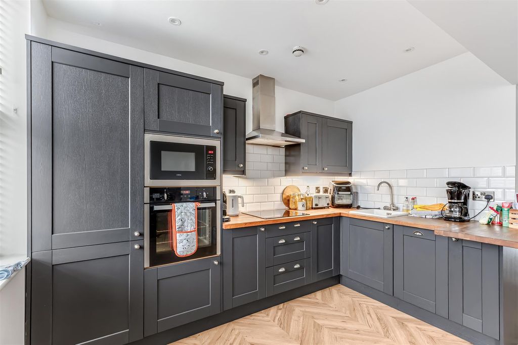 Additional image 5 of 1 bed flat for saleParish Gate, Burley In Wharfedale, Ilkley LS29