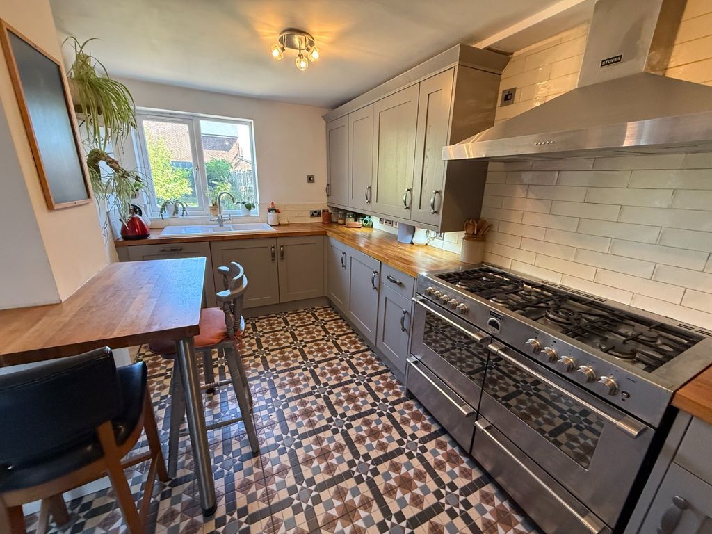 Property photo 3 of 16 5114634