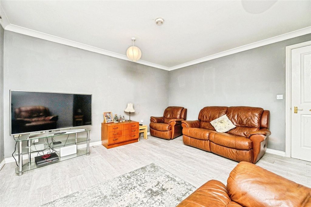 Property photo 2 of 16 Living Room