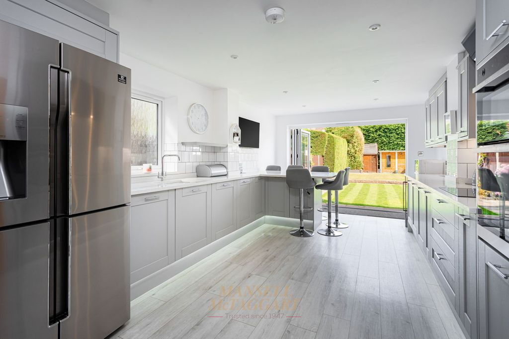 Property photo 2 of 34