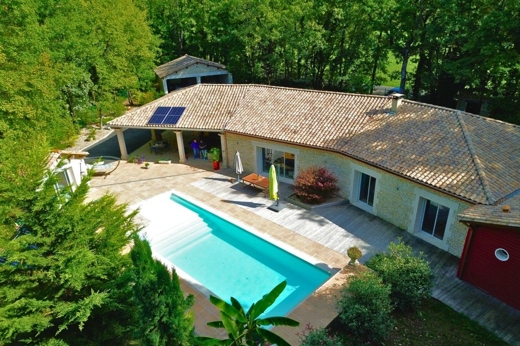 Property photo 2 of 18