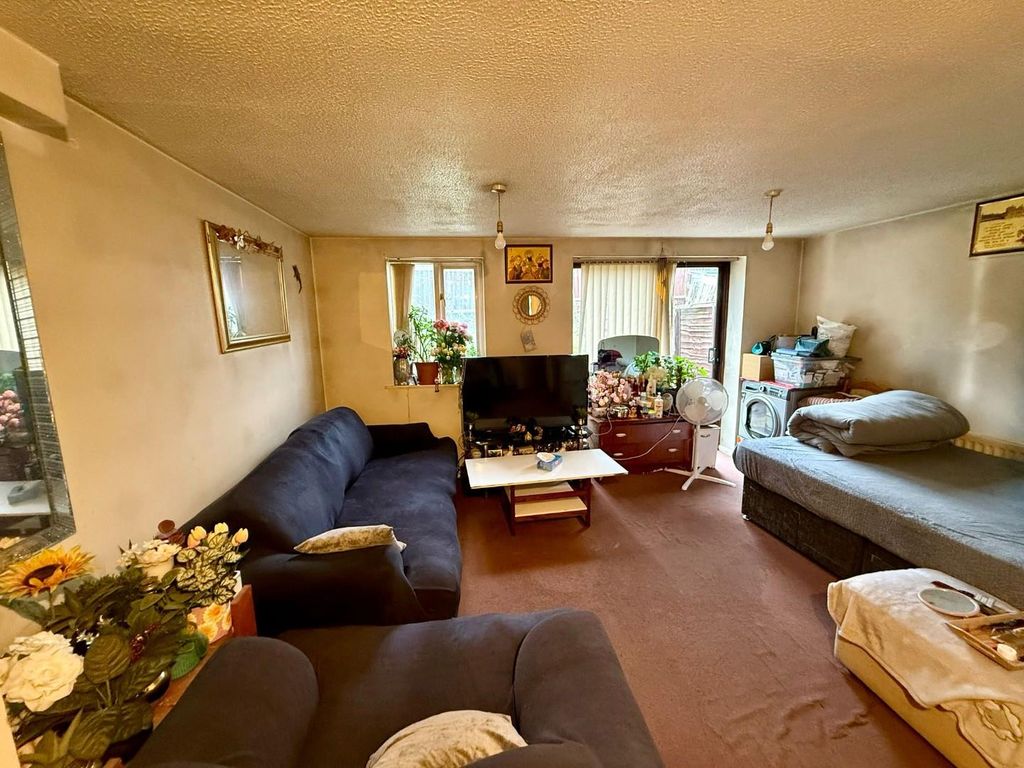 Property photo 2 of 2 Lounge.Jpg