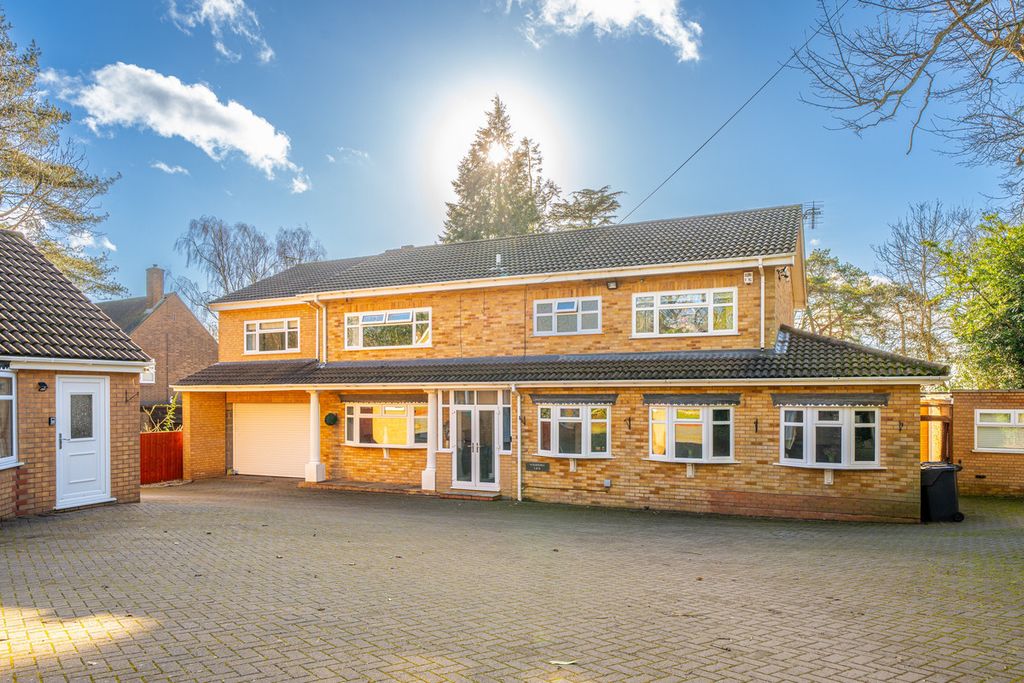 Property photo 2 of 35