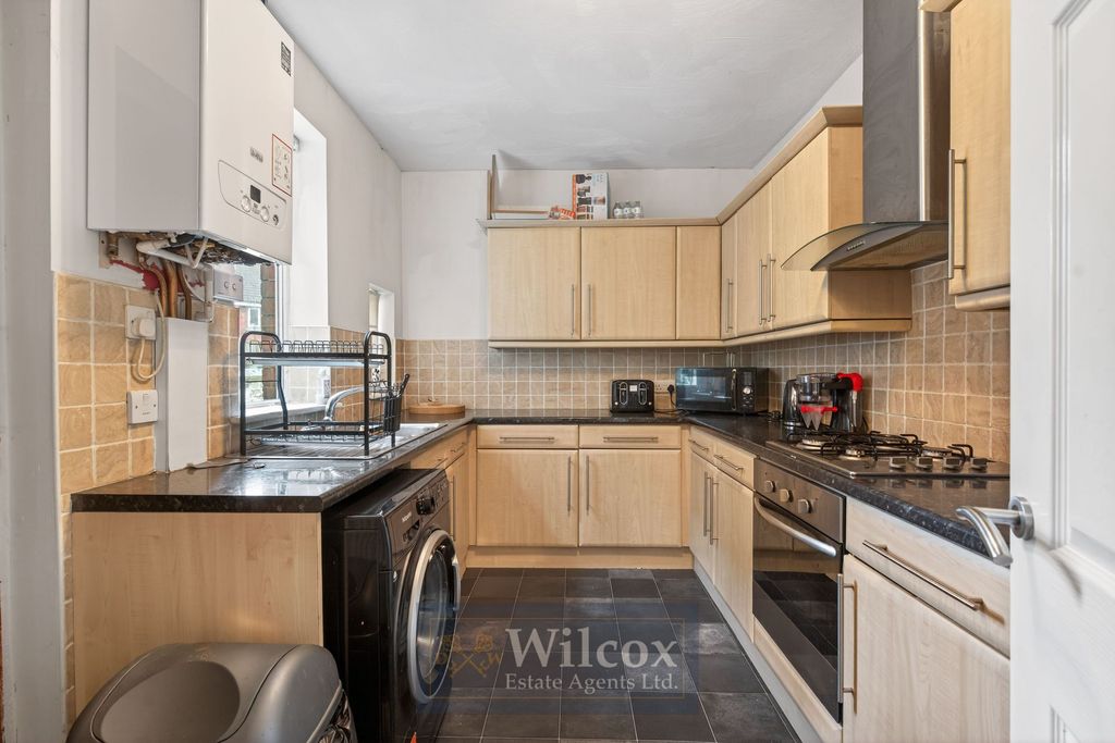 Property photo 3 of 20