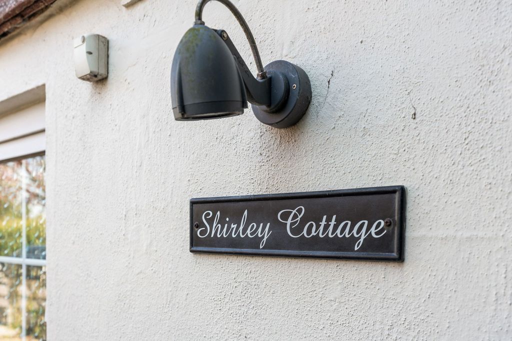 Property photo 2 of 31