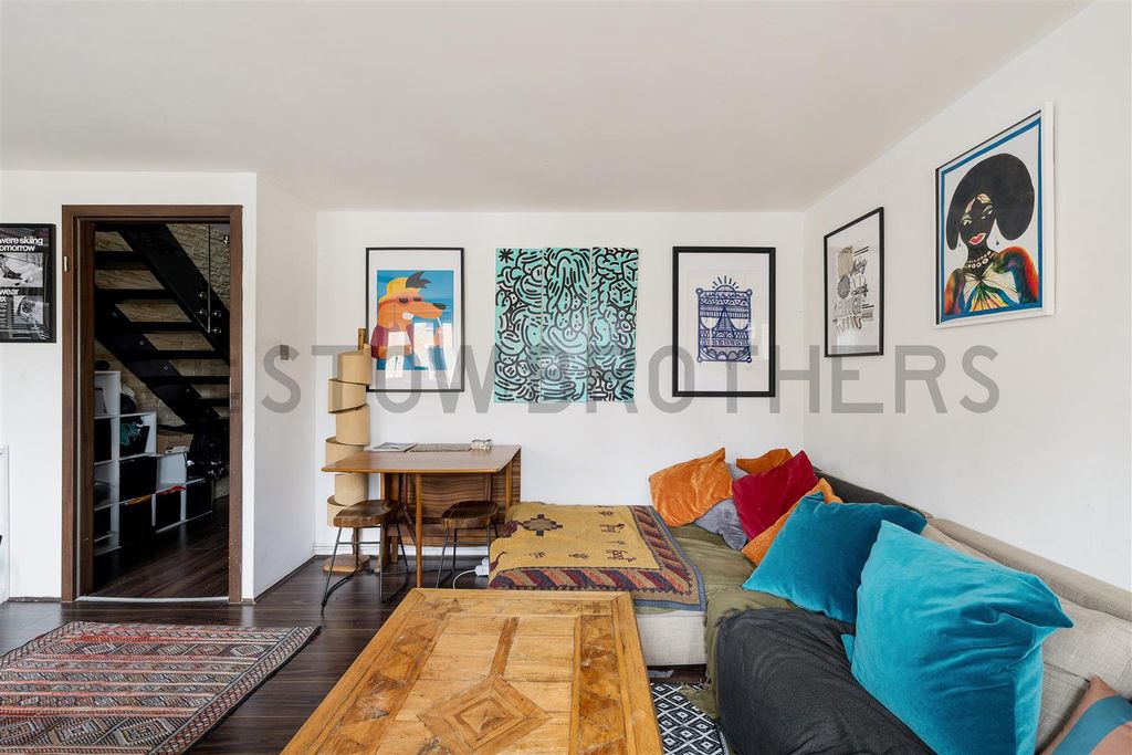 Property photo 3 of 18