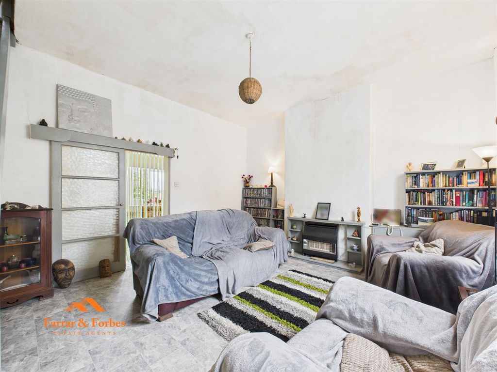 Property photo 1 of 10 Cam03956G0-Pr0121-Still004.Jpg