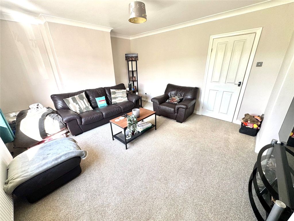 Property photo 2 of 11 Picture No. 18