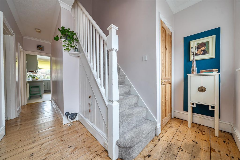Property photo 3 of 15 1422700-20-69A837A6d9313.Jpg