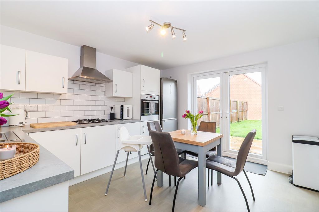 Property photo 2 of 13