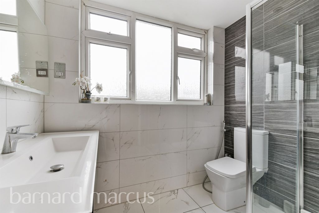 Additional image 13 of 5 bed bungalow for saleDeepdene Avenue, Croydon CR0