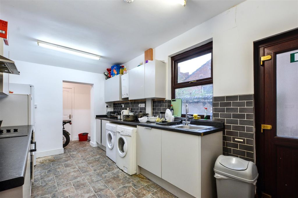 Property photo 2 of 15 Kitchen_2.Jpeg