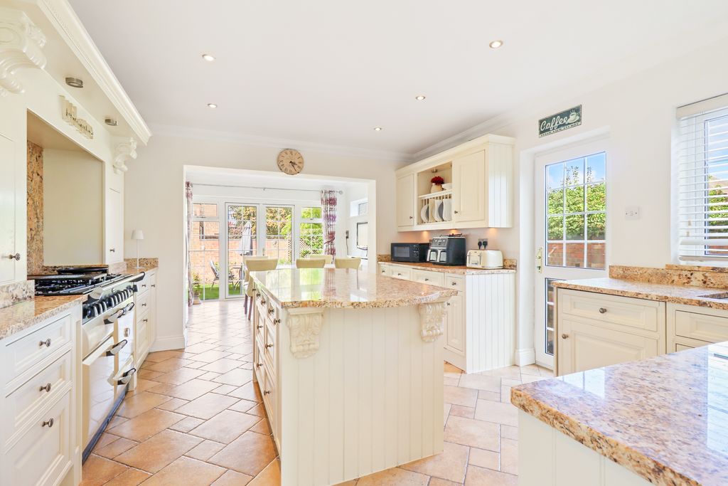 Property photo 2 of 31 Img_8979