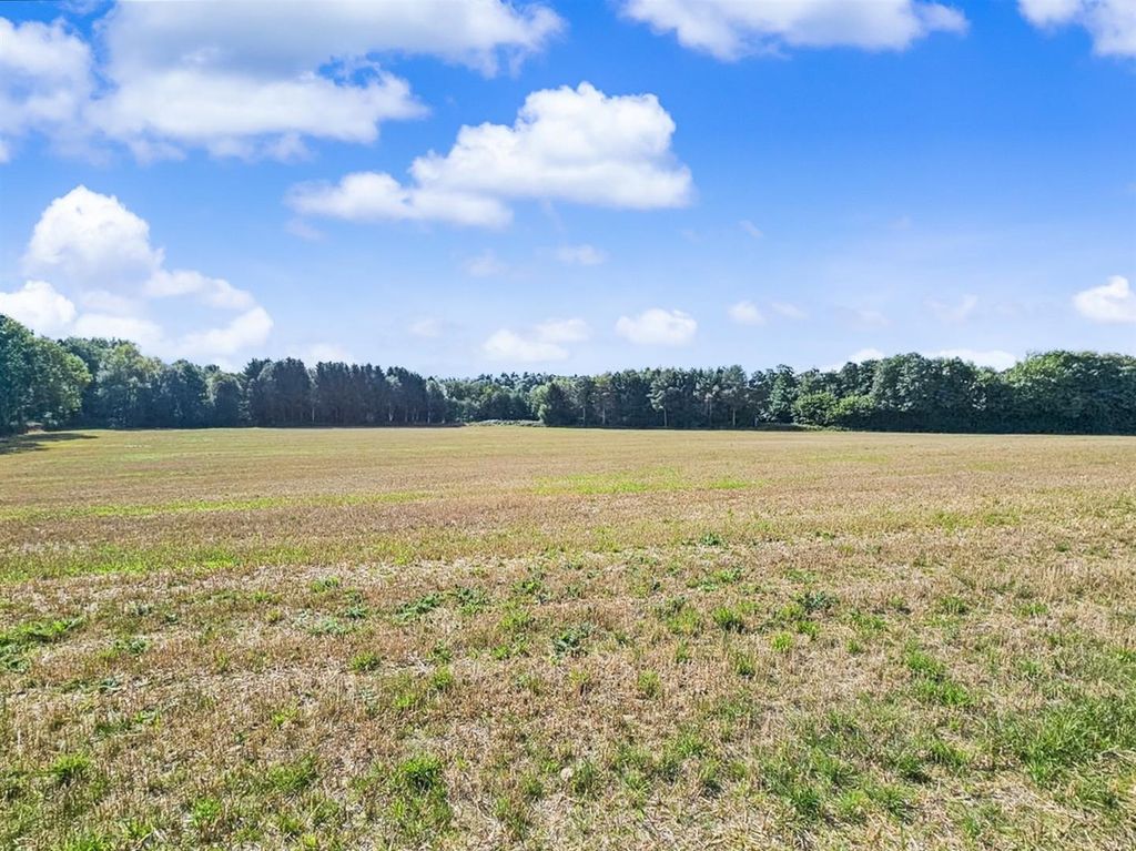 Property photo 3 of 5 8.Jpeg