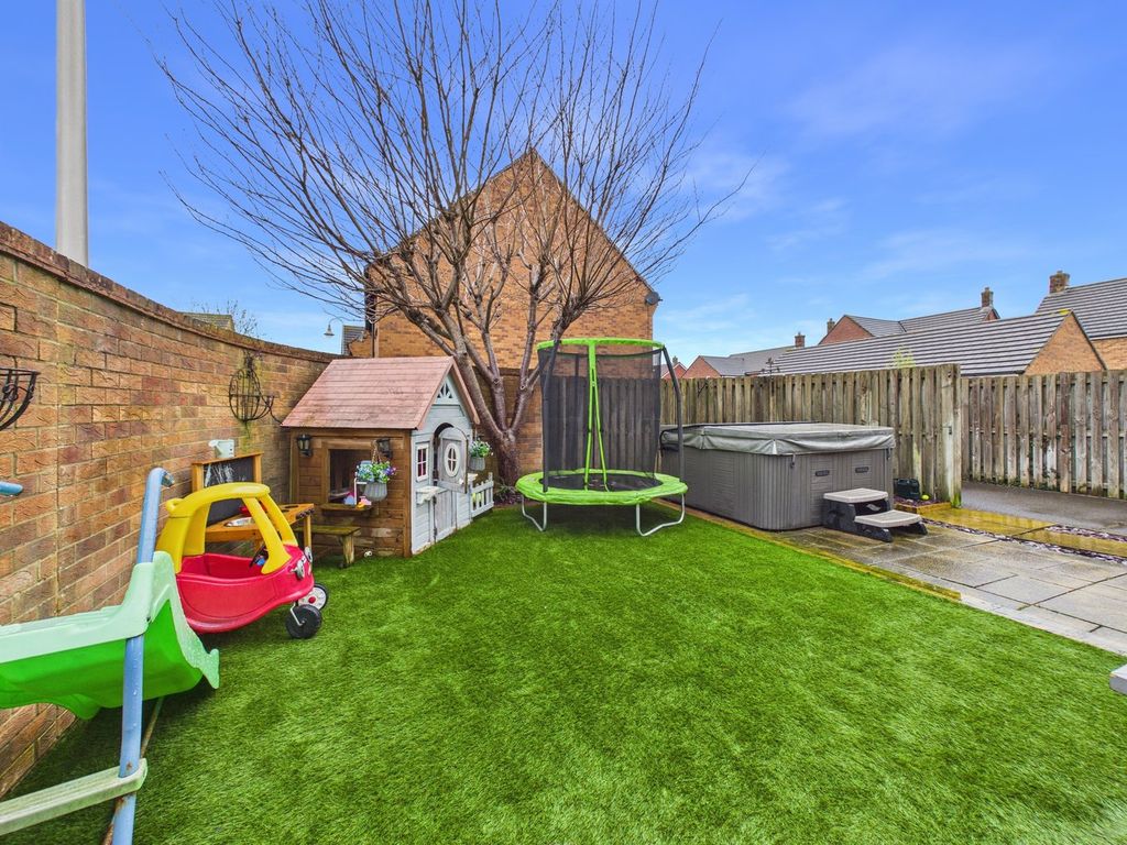 Property photo 2 of 26