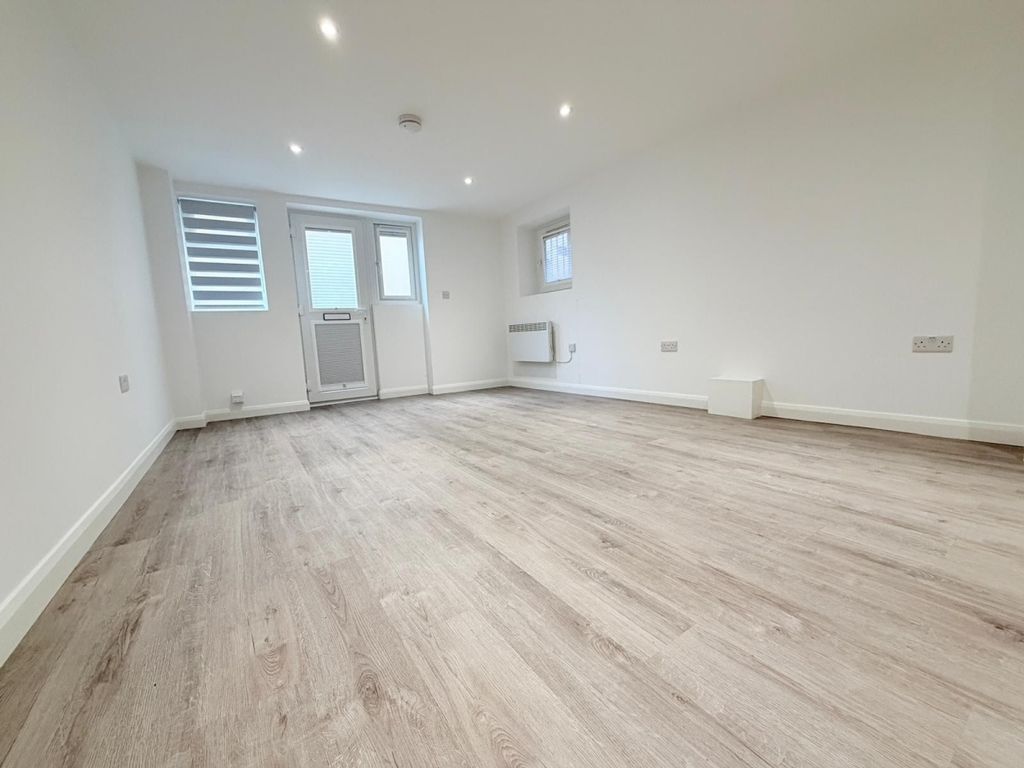 Property photo 2 of 6 Whatsapp Image 20...