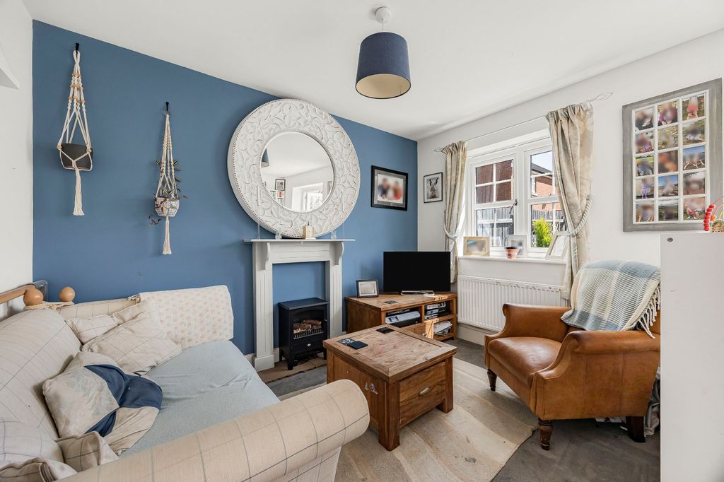 Property photo 2 of 23 Living Room