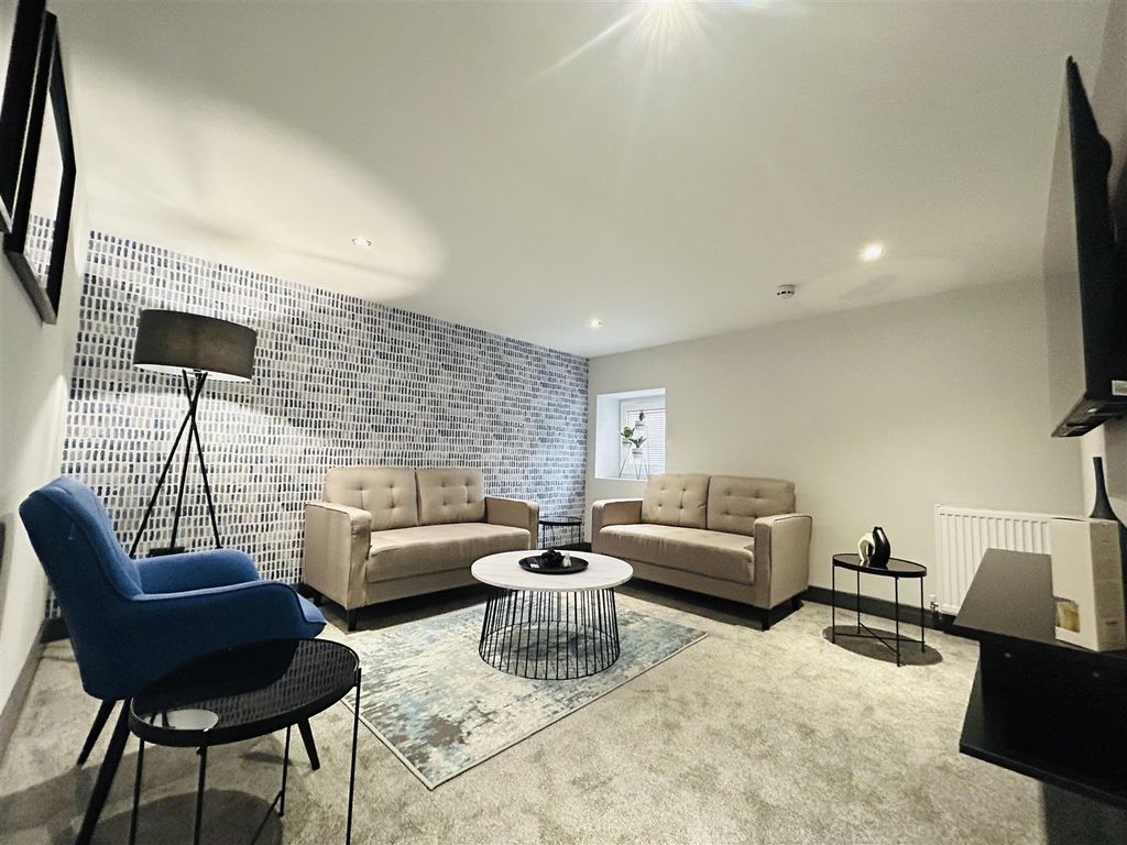 Property photo 1 of 8 Image00016.Jpeg