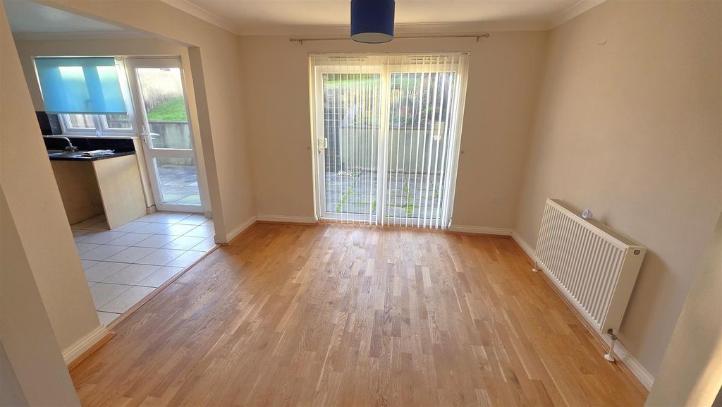 Property photo 3 of 13 Dining Area.Jpg