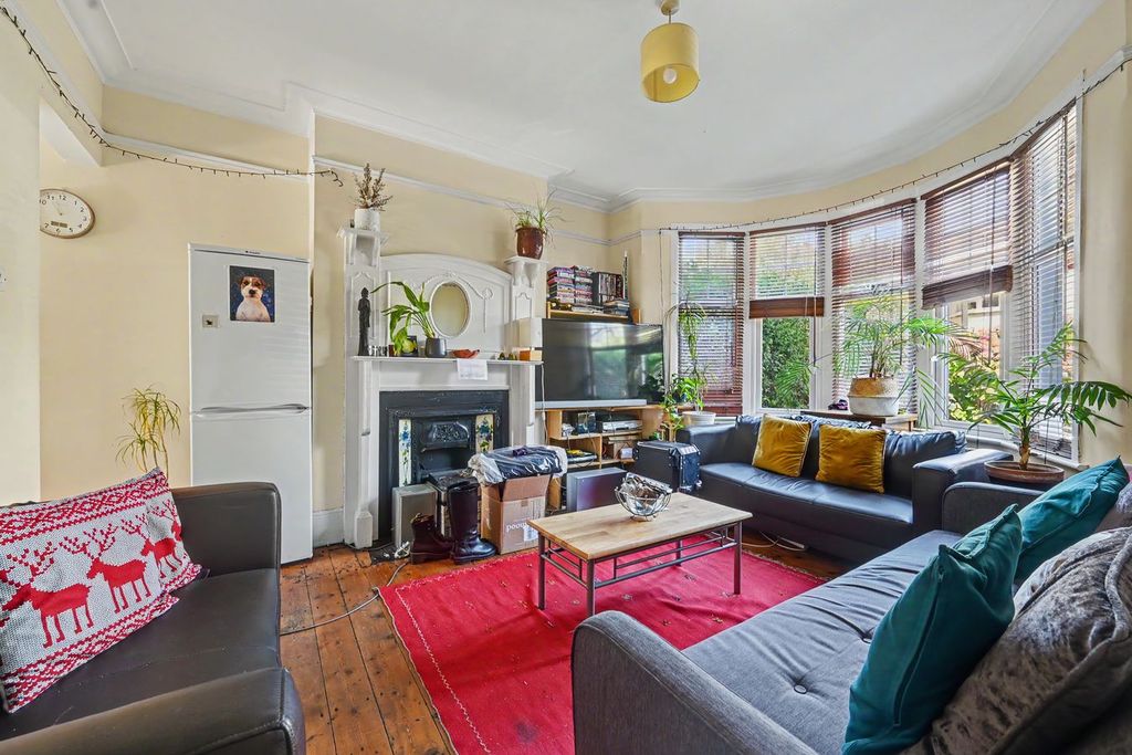 Property photo 2 of 13