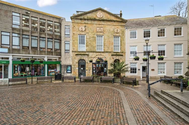 Property photo 2 of 11