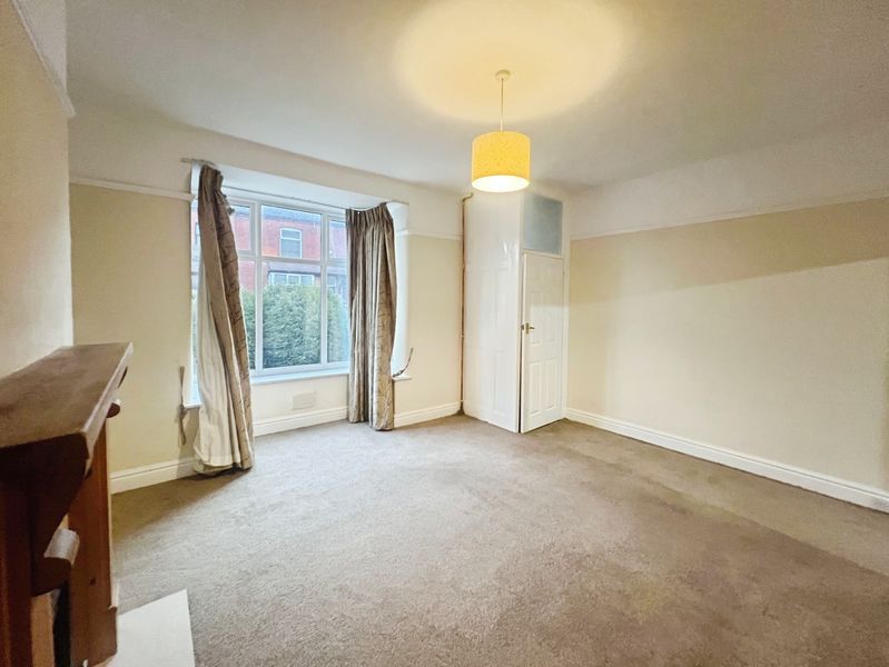 Property photo 3 of 16 Lounge