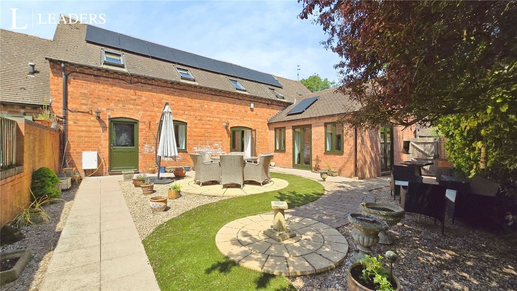 Property photo 2 of 32 Picture No. 18