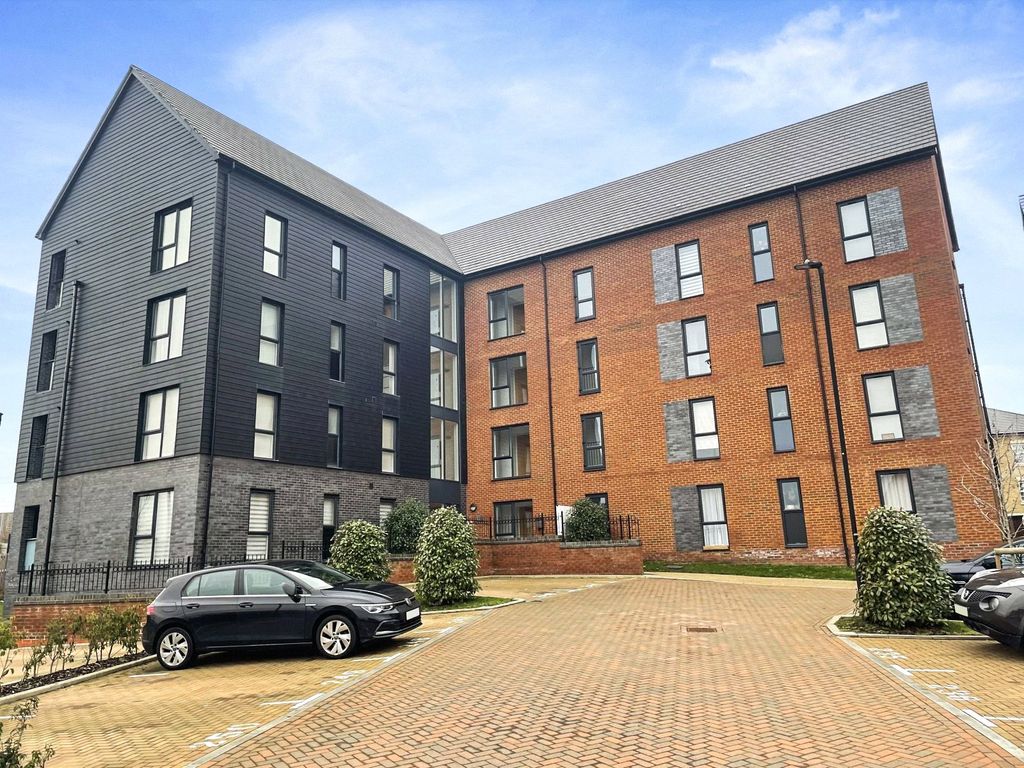 Property photo 1 of 19 Rear & Parking