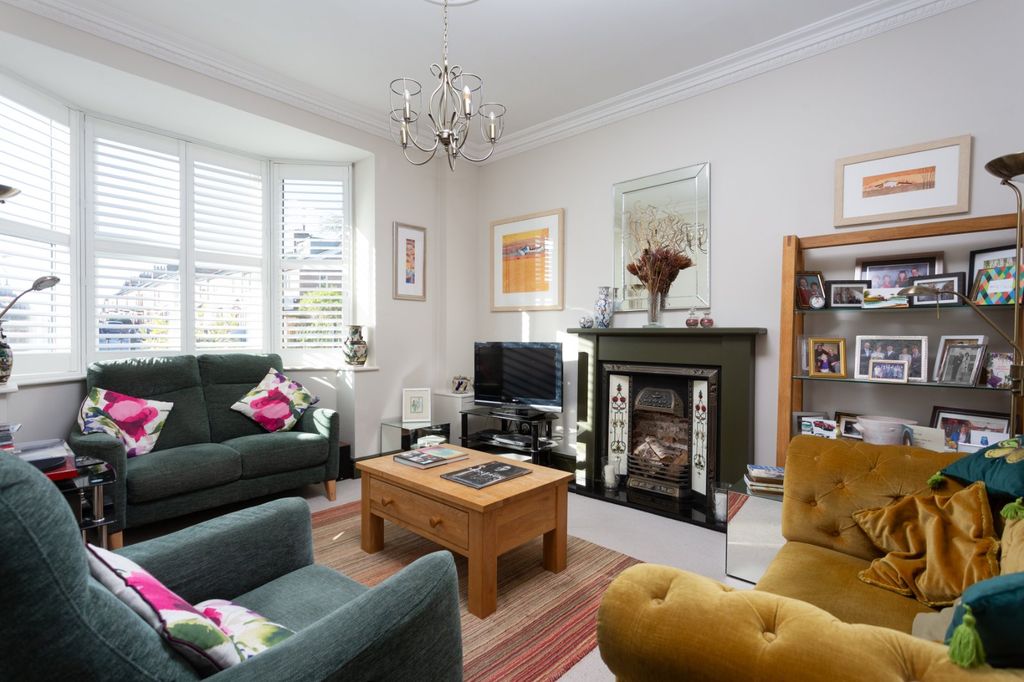 Property photo 2 of 19 Sitting Room