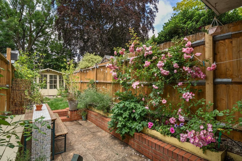 Property photo 3 of 15 Picture No. 18