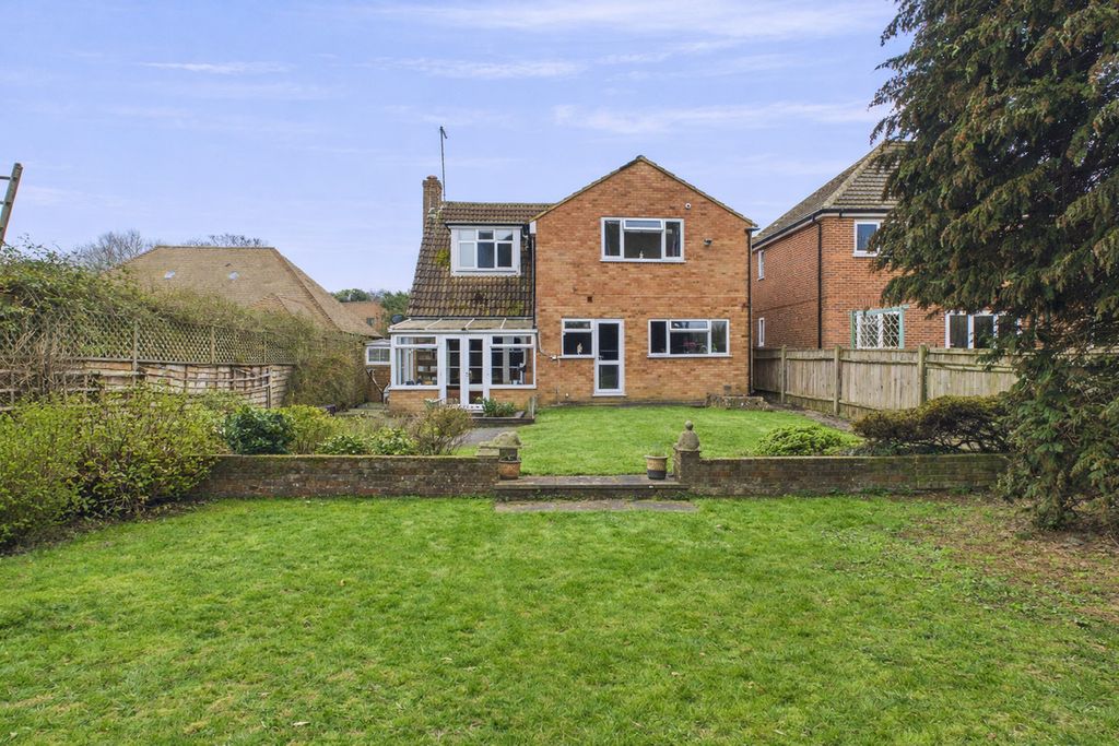 Property photo 2 of 28