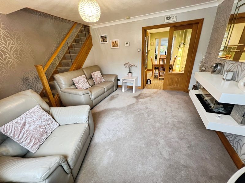 Property photo 2 of 21 Lounge